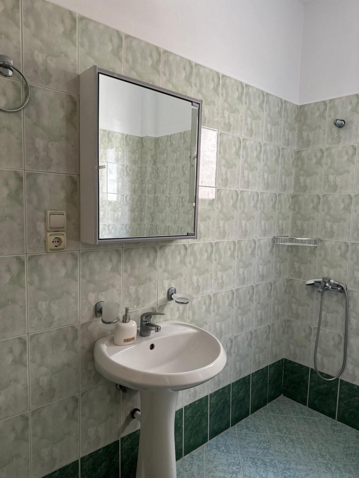 Vila Lemon Tree Sarandë エクステリア 写真