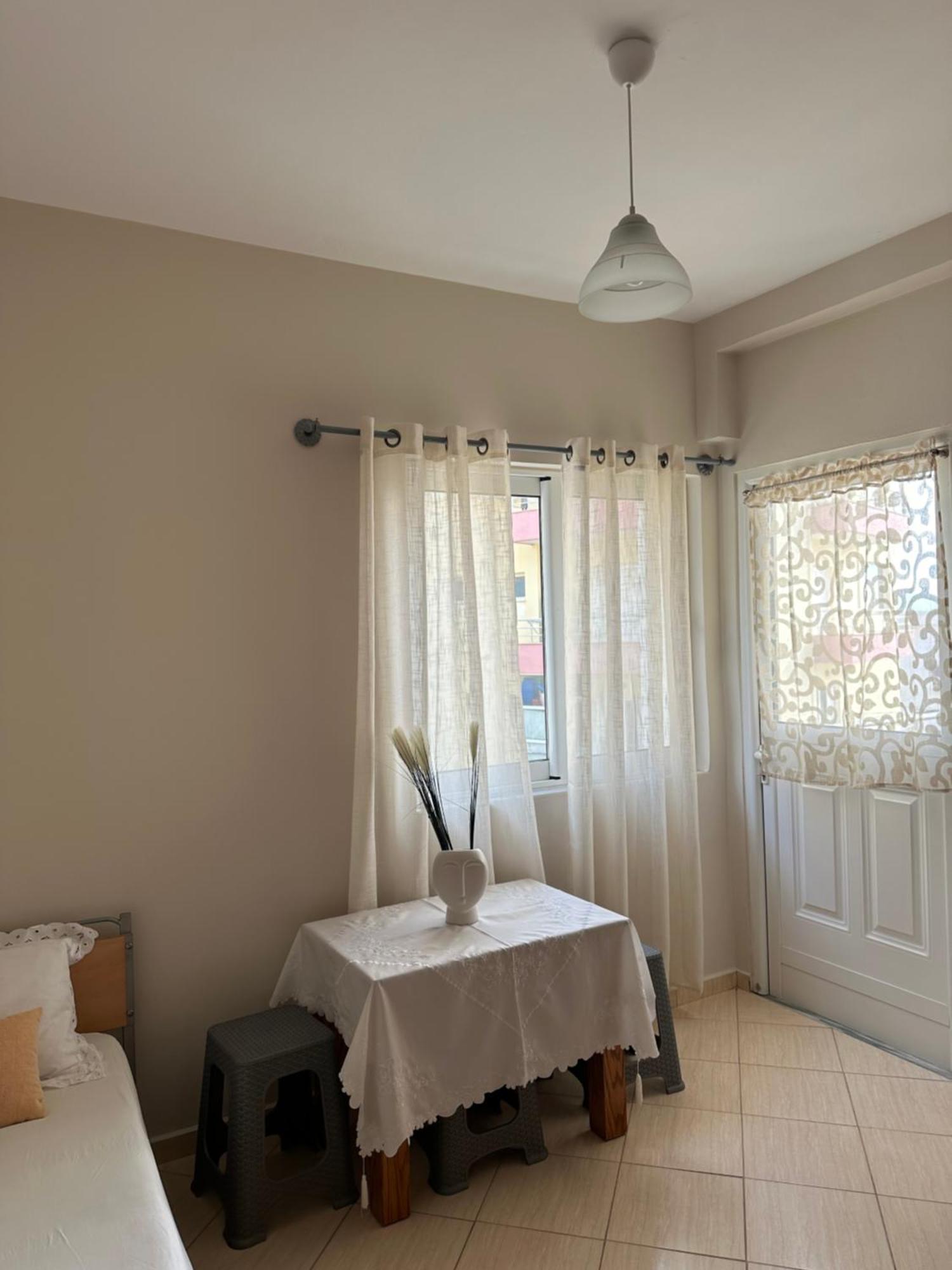 Vila Lemon Tree Sarandë エクステリア 写真