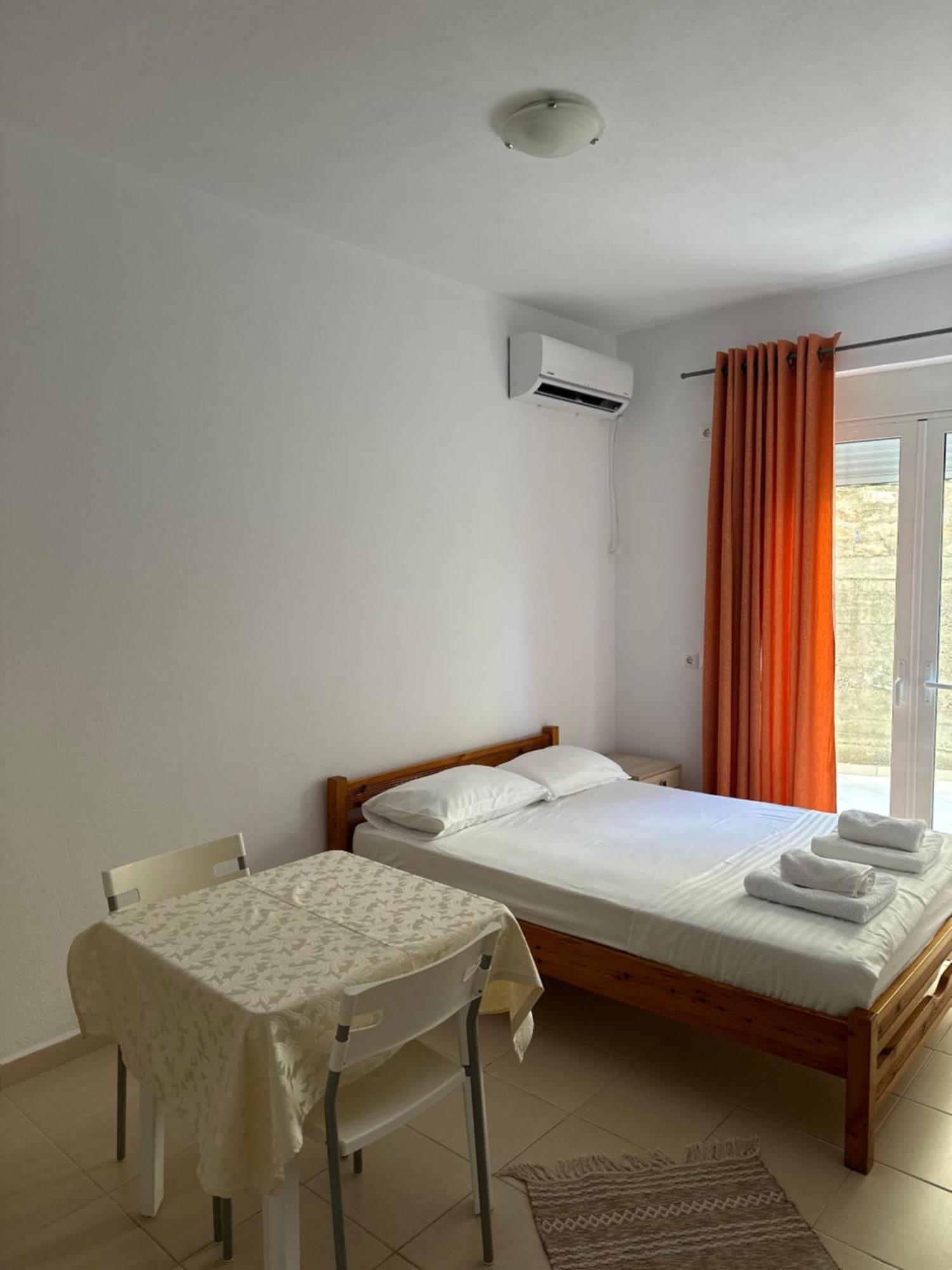 Vila Lemon Tree Sarandë エクステリア 写真