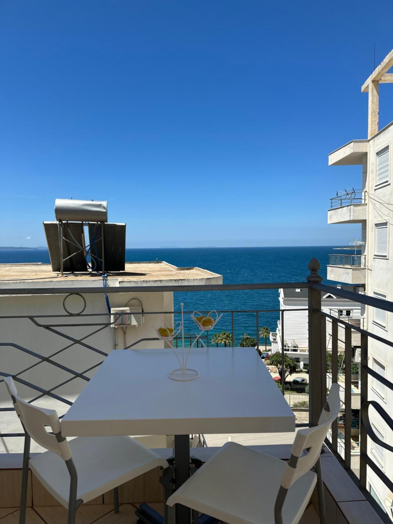 Vila Lemon Tree Sarandë エクステリア 写真
