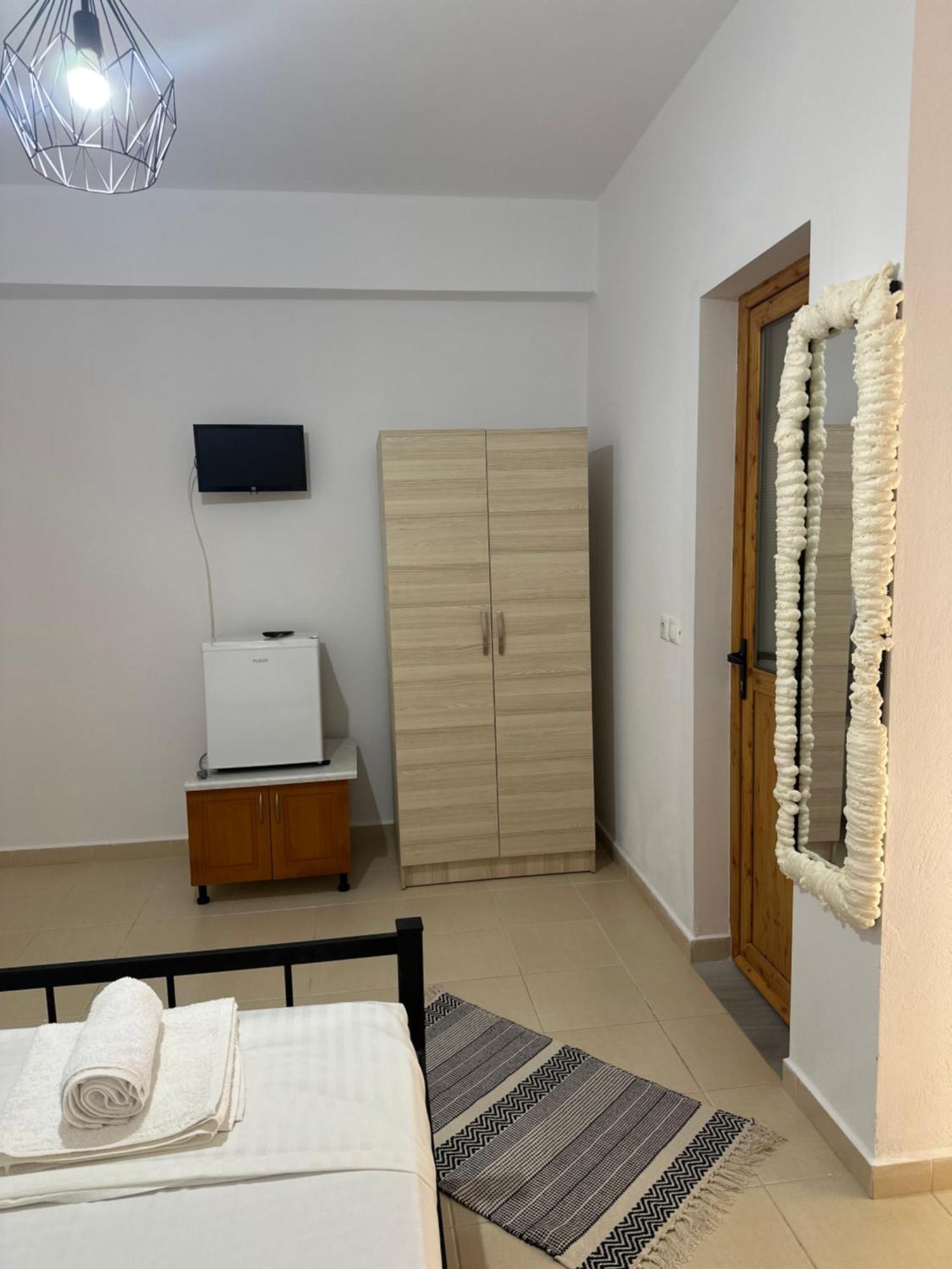 Vila Lemon Tree Sarandë エクステリア 写真