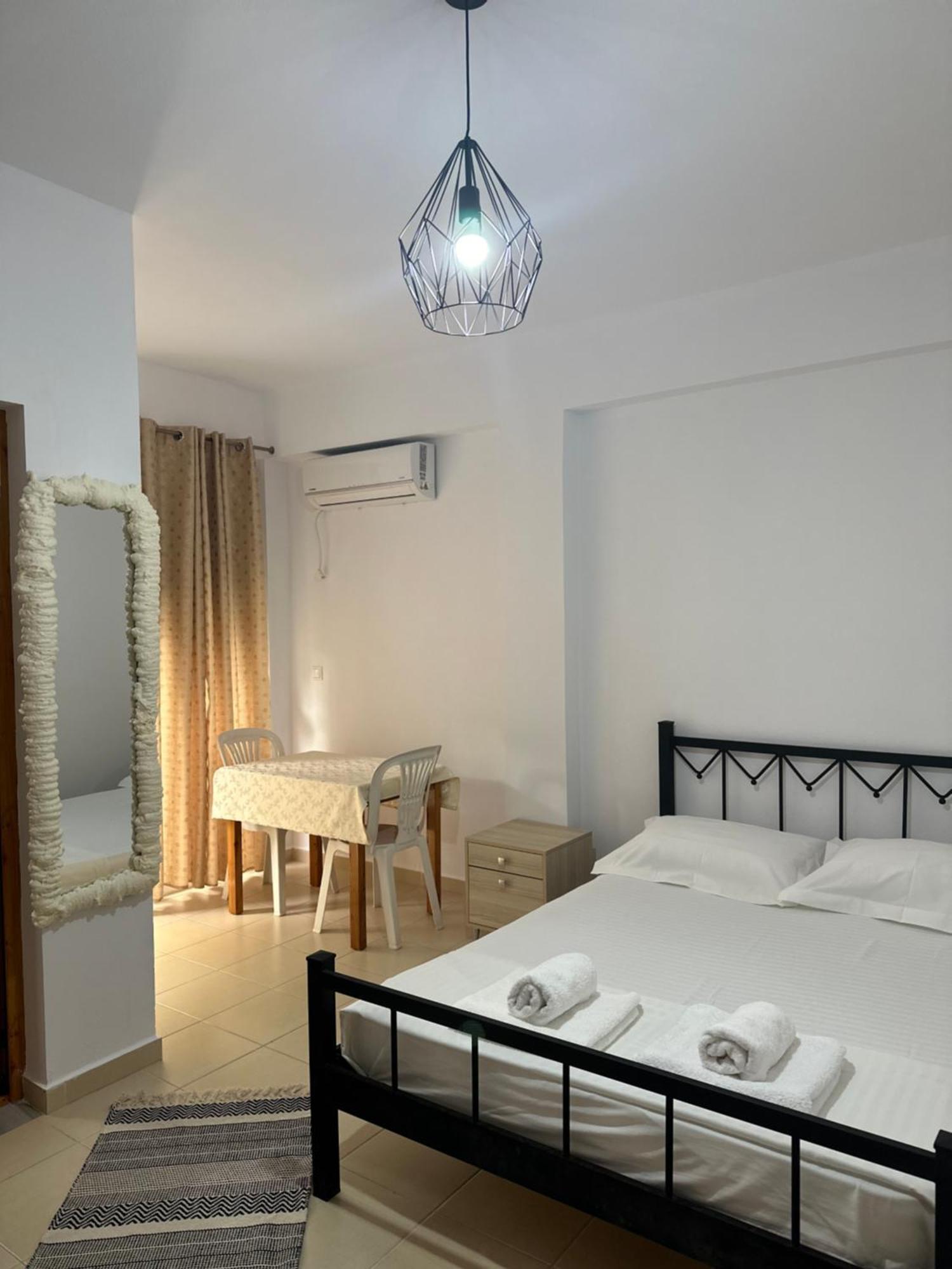 Vila Lemon Tree Sarandë エクステリア 写真