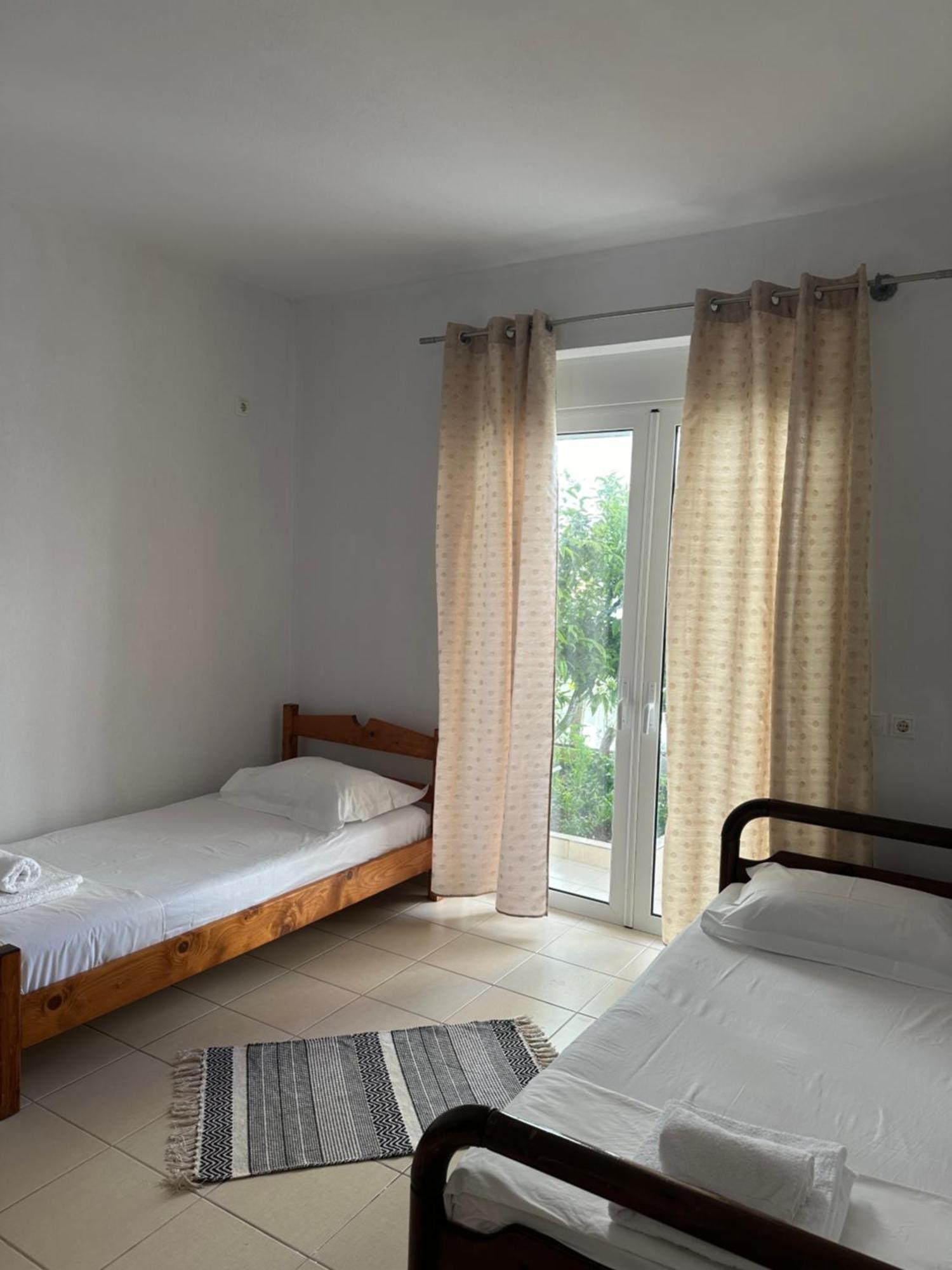 Vila Lemon Tree Sarandë エクステリア 写真